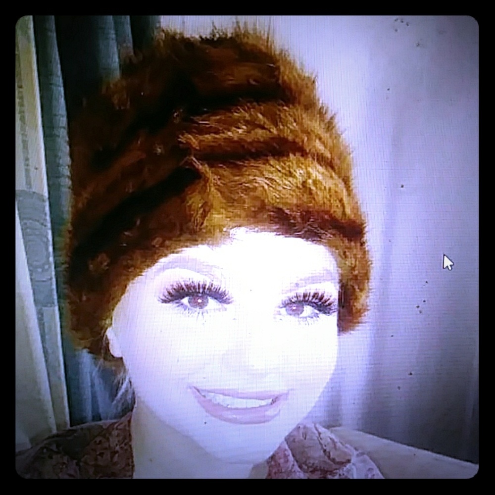 Fox Fur women hat made in Kashmiri